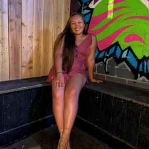 Meet your Posher, Siana